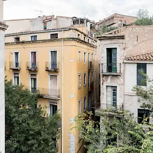 https://revitalized-downtown-apartment-in-historical-building.topcostabravahotels.com